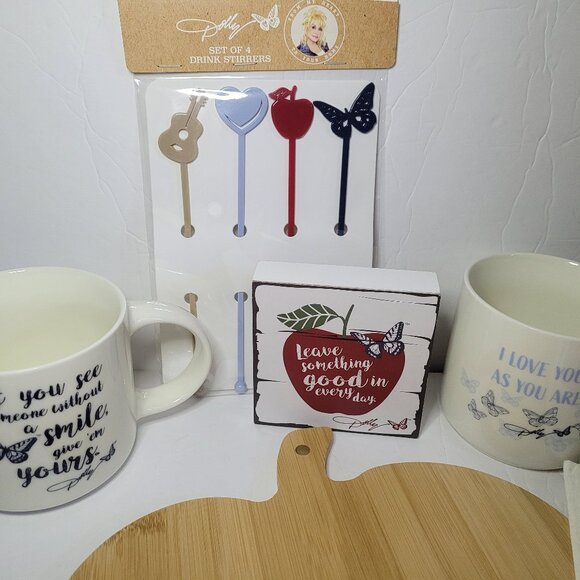 Kitchen Set with Red and Blue Accessories - Picture 2 of 6